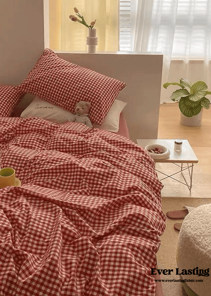 - Ever Lasting - Gingham Bedding Set / Red - Bedding Set - Ever Lasting
