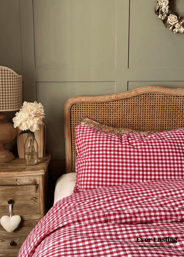 - Ever Lasting - Gingham Bedding Set / Red - Bedding Set - Ever Lasting
