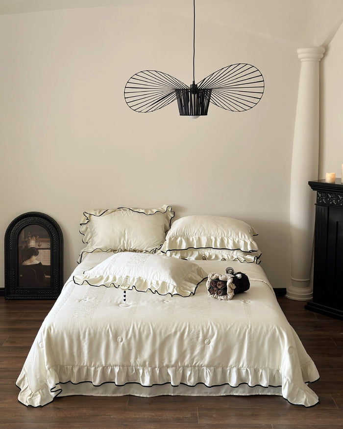 - Ever Lasting - Silky Ruffle Blanket Comforter Set / White - Bedding Set - Ever Lasting