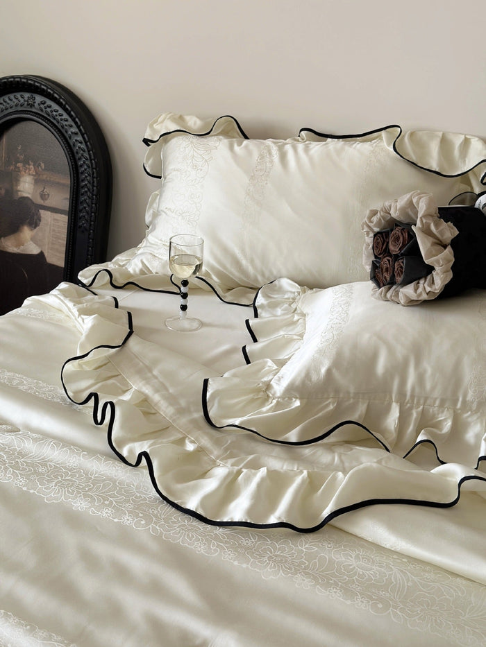 - Ever Lasting - Silky Ruffle Blanket Comforter Set / White - Bedding Set - Ever Lasting